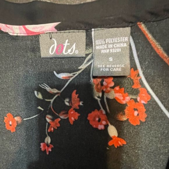 🌹🌺 Floral Blouse 🌺🌹 - Picture 4 of 10